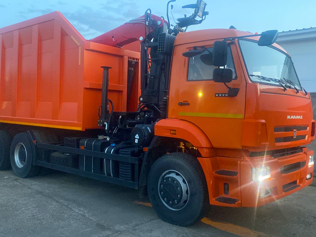 Ломовоз КАМАЗ 6520 с ГМУ VM10L74M
